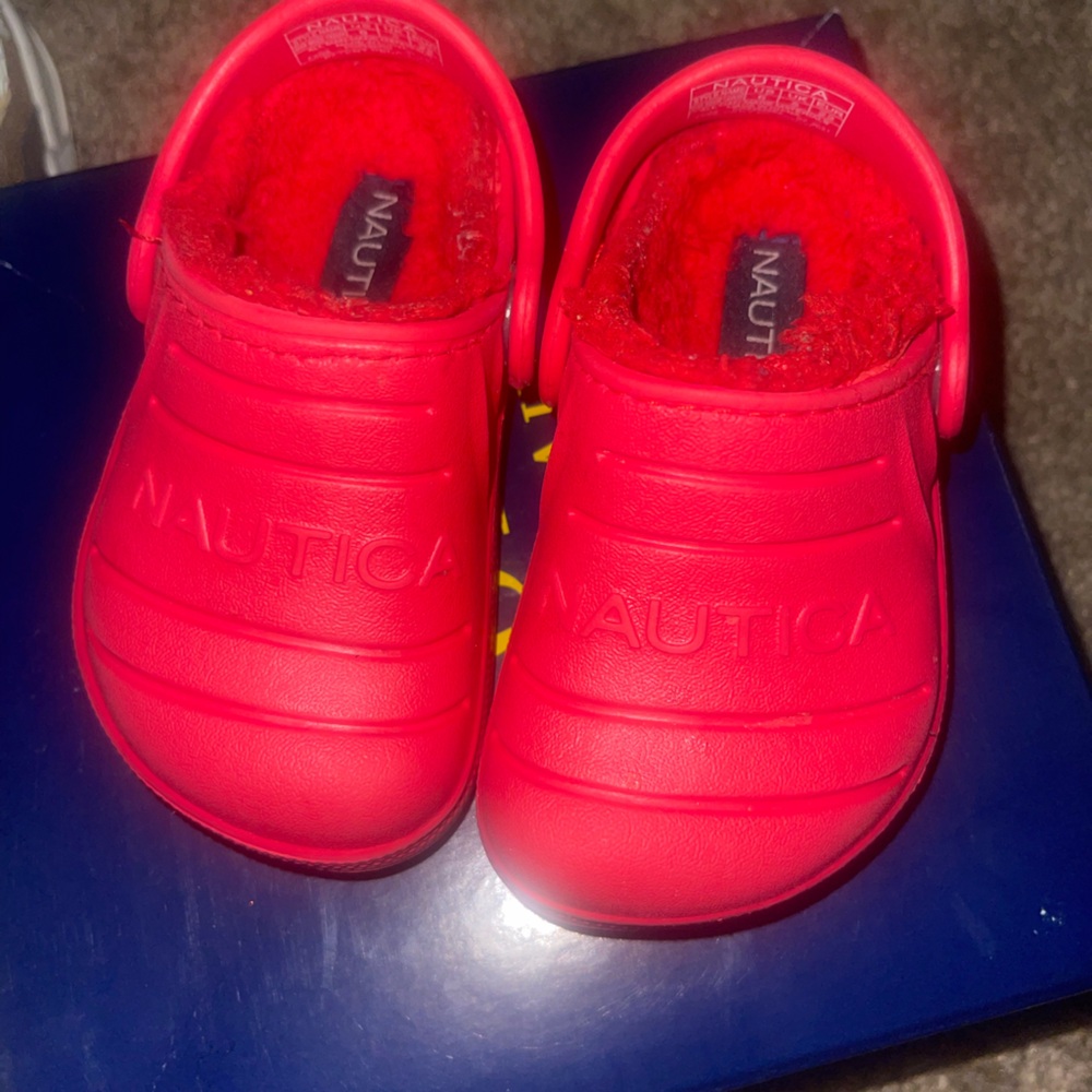 Nautica crocs red